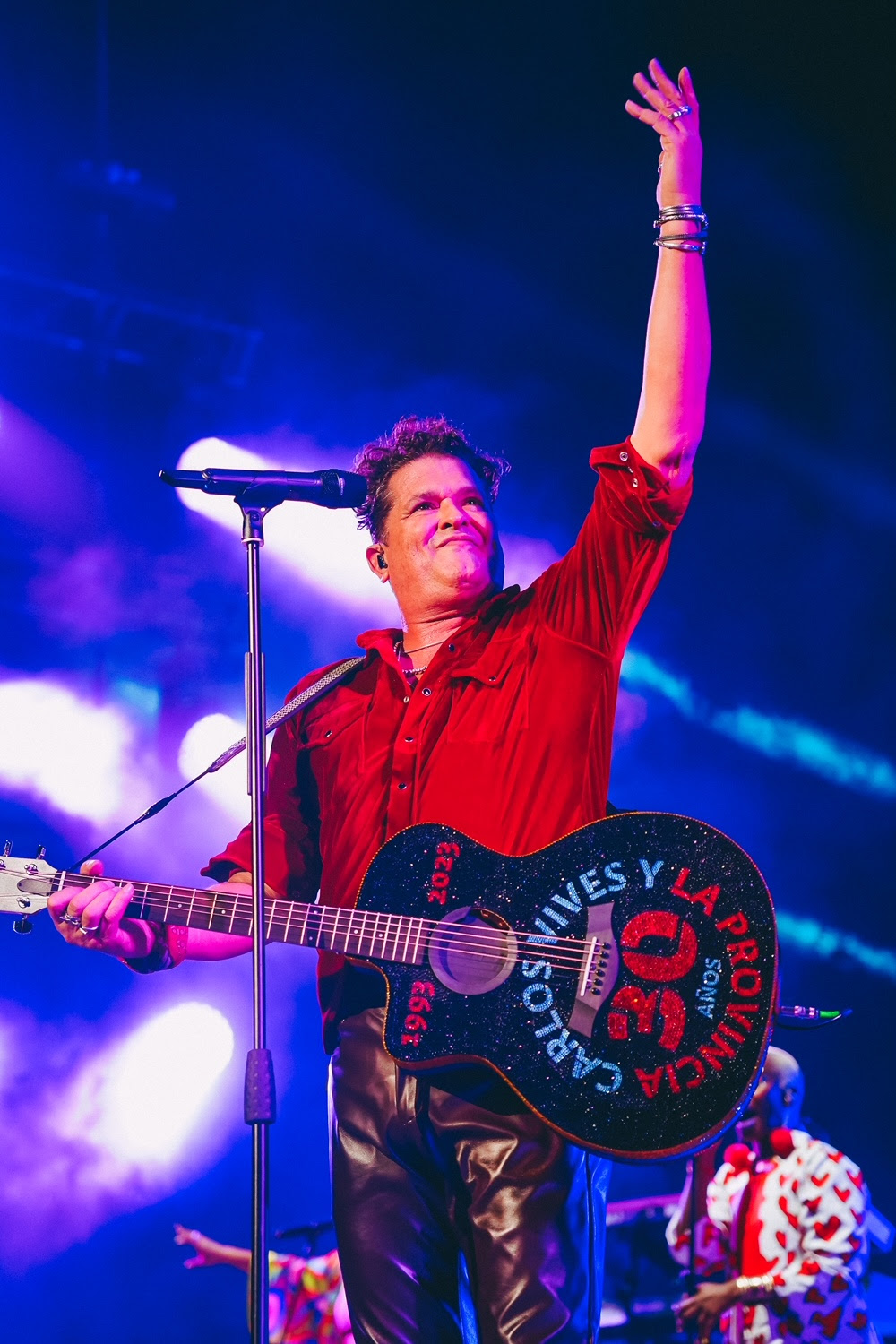 Carlos Vives hizo estallar el Movistar Arena en una fiesta interminable